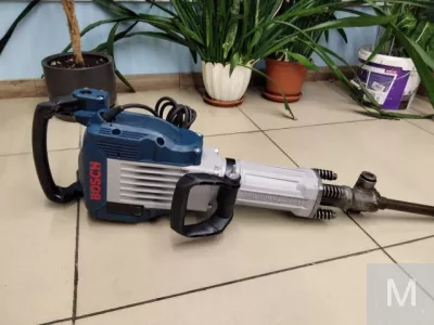 Продаю бетонолом Bosch.